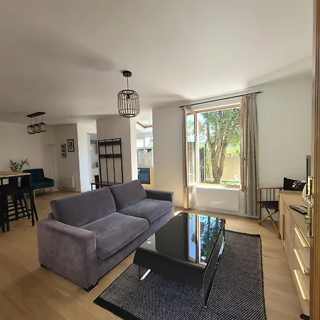 La Campagne A Paris - Charmante Maison A 2 Pas De Paris Et Versailles *